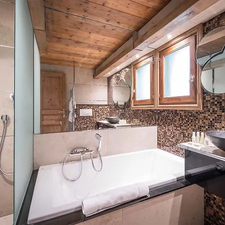 Premium Chalet With Sauna And Whirlpool 木屋 *